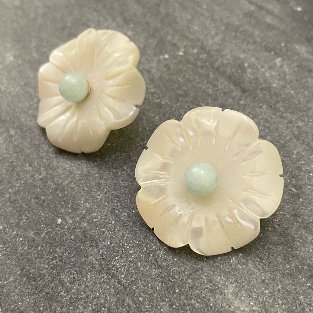 Vintage Mother of Pearl Gemstone Earrings